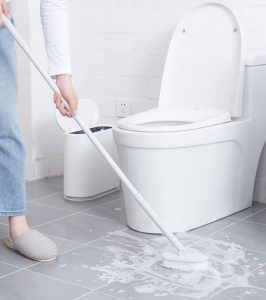 Cách cọ bồn cầu sạch 2